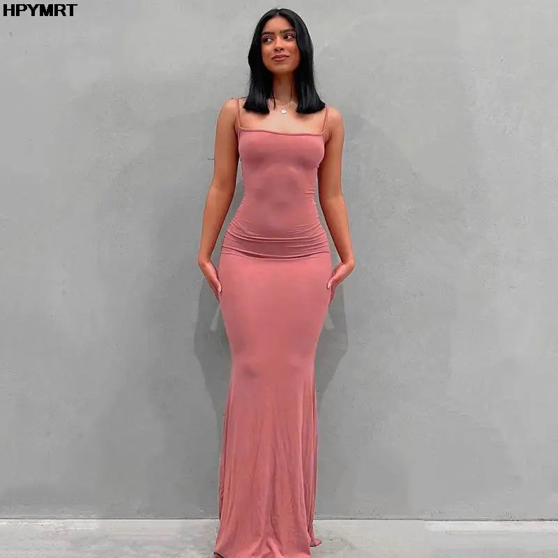 Vestido Aurora Elegante em Cetim – Modelo Longo Feminino Sem Mangas, Costas Abertas e Silhueta Ajustada para Festas e Ocasiões Especiais