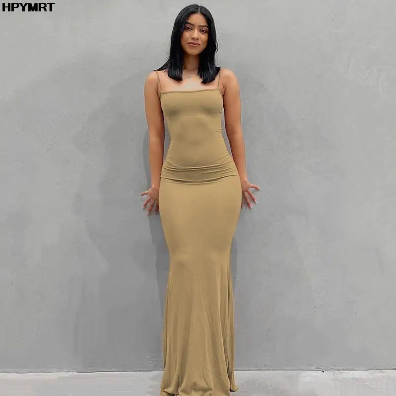 Vestido Aurora Elegante em Cetim – Modelo Longo Feminino Sem Mangas, Costas Abertas e Silhueta Ajustada para Festas e Ocasiões Especiais