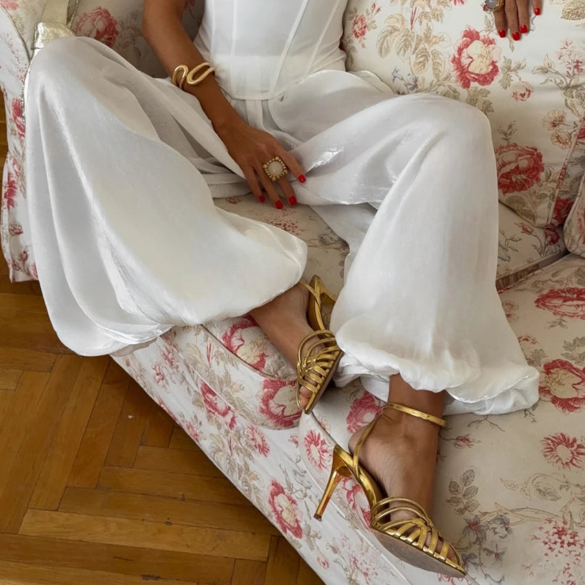 Calças Plissadas Femininas em Crepe  – Elegância e Conforto