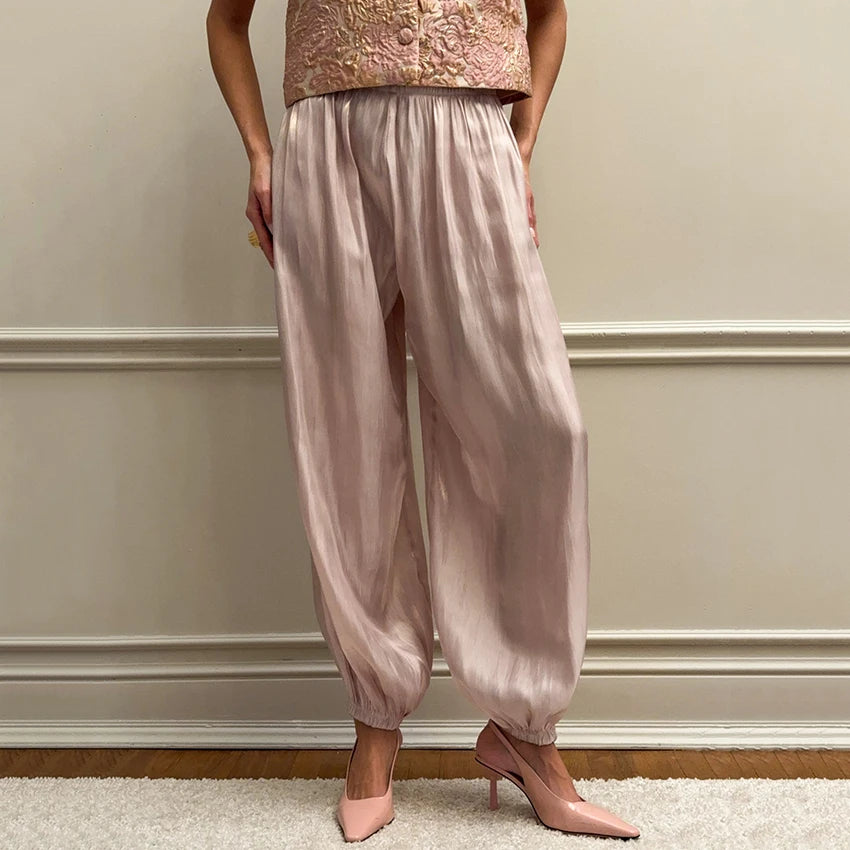 Calças Plissadas Femininas em Crepe  – Elegância e Conforto